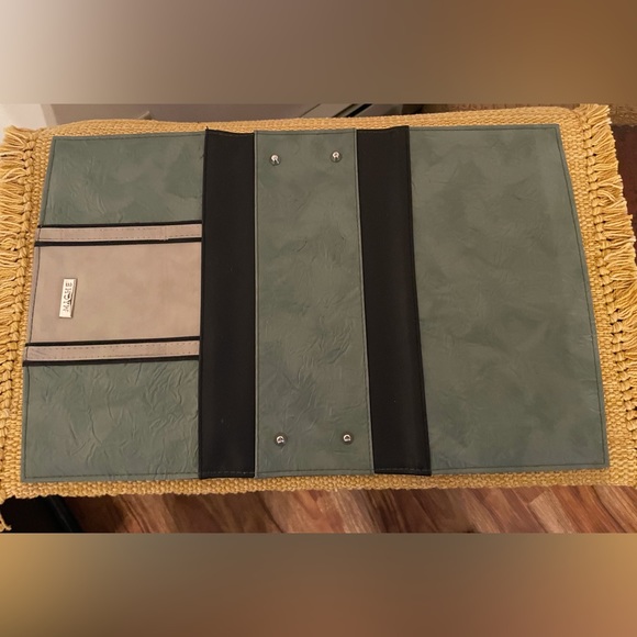 Miche Green and Cream Jodi Classic Shell - Retired - Picture 2 of 3